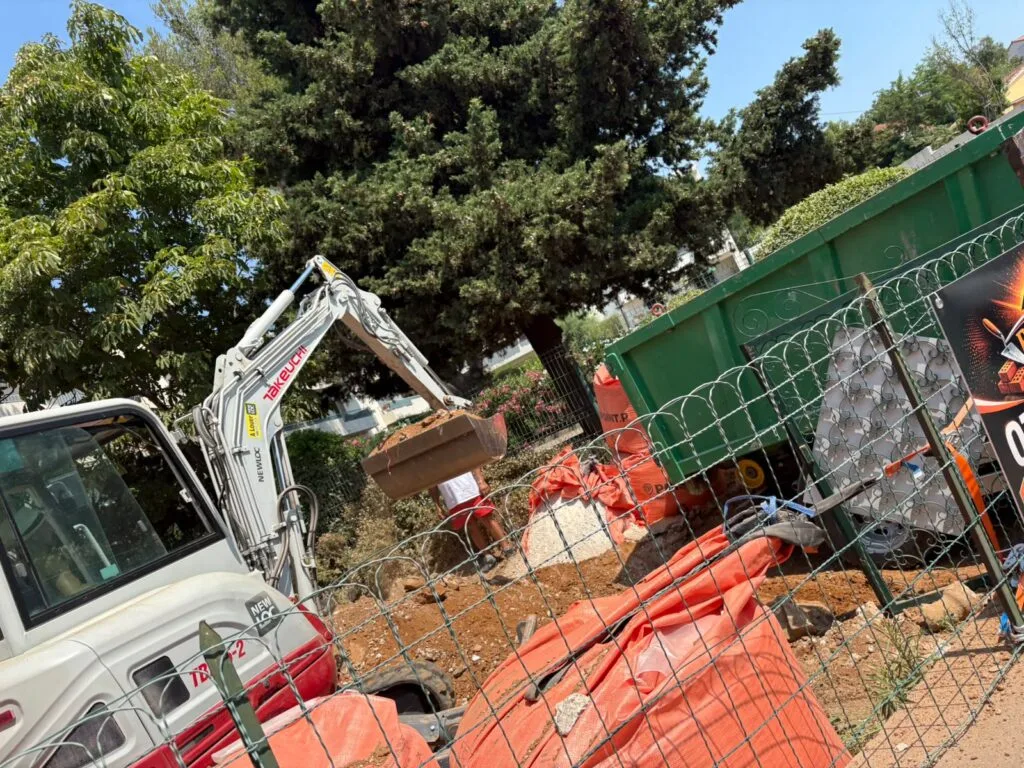 Benne à gravats à Évenos