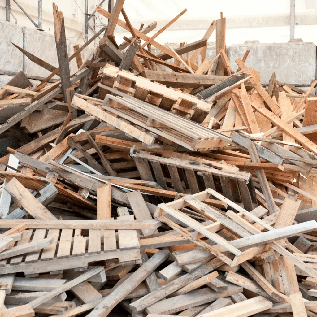 Benne remplie de bois